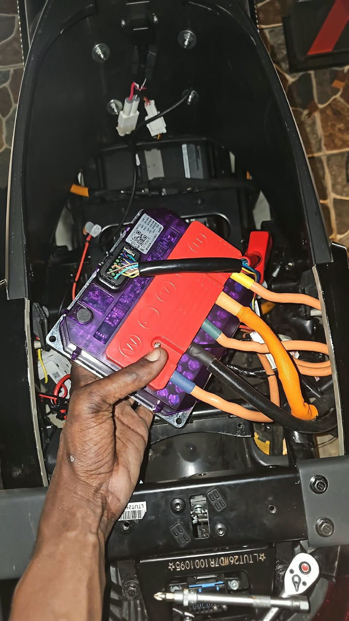 EScootParts Bluetooth controller installed in a Segway E300 or E300SE